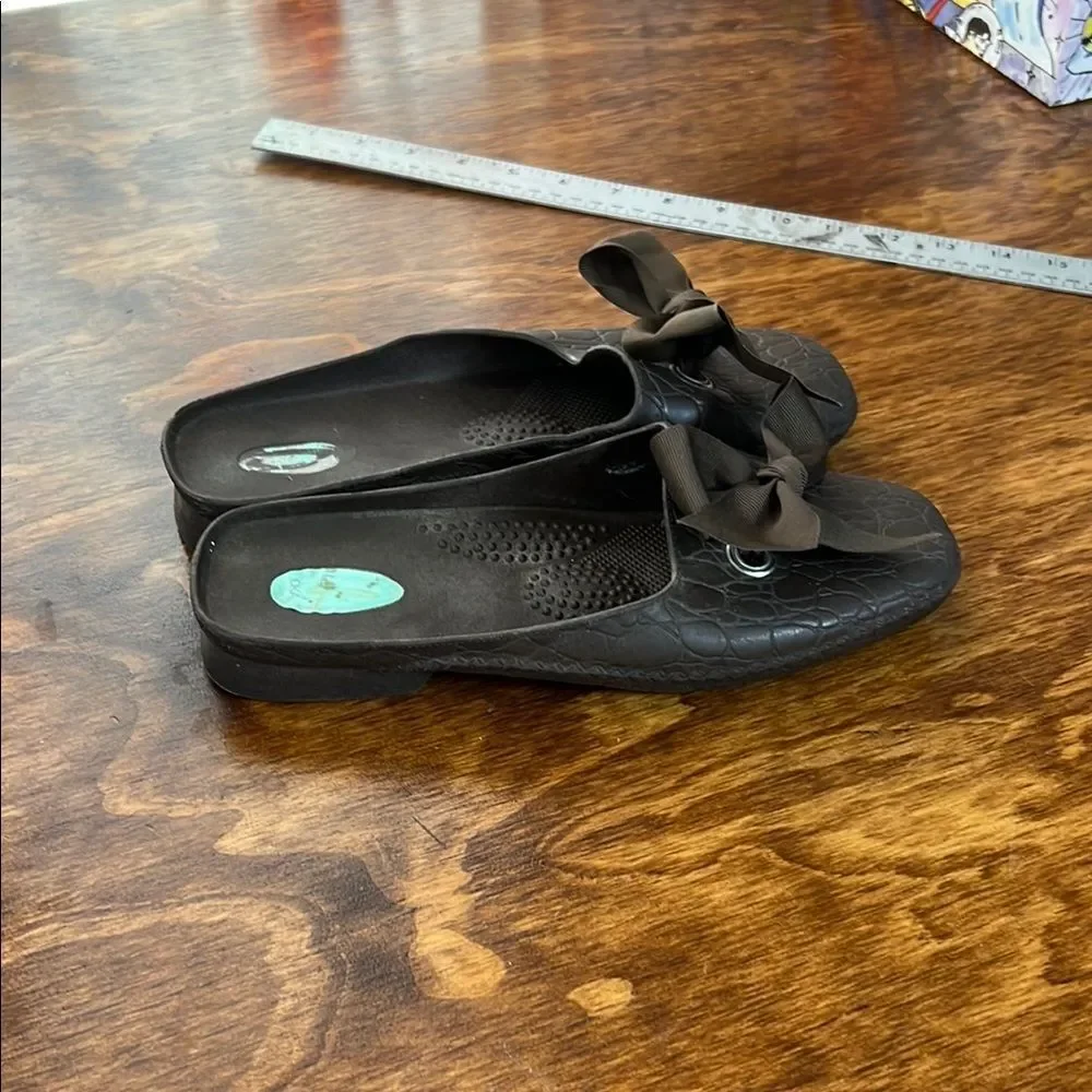 OKA b Black Sandals with Bow Detail